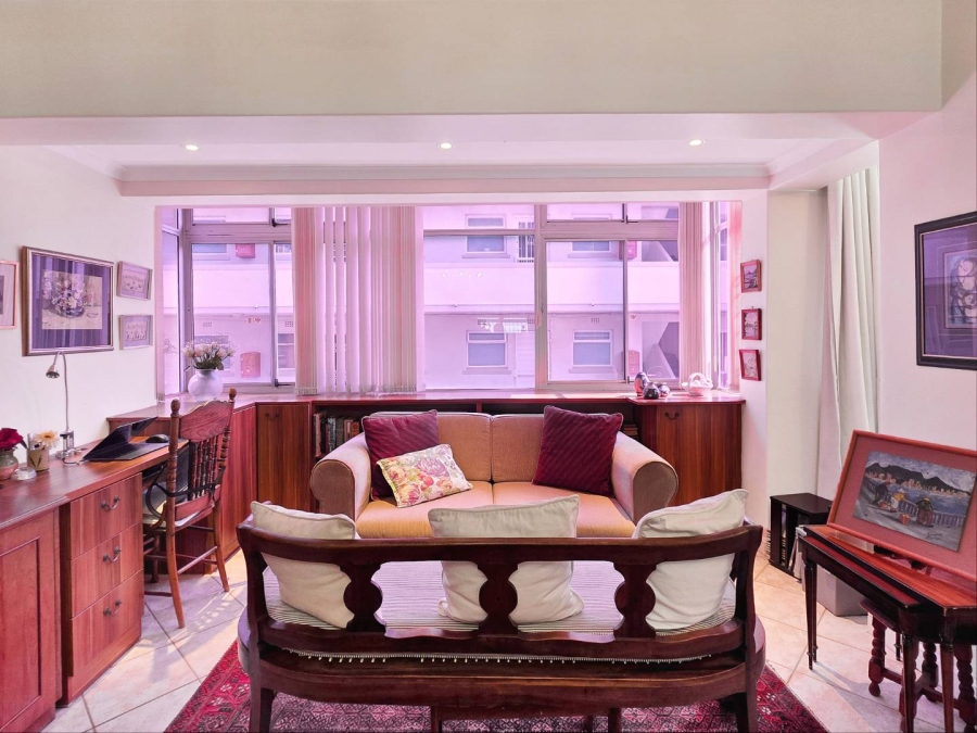 2 Bedroom Property for Sale in Sea Point Western Cape